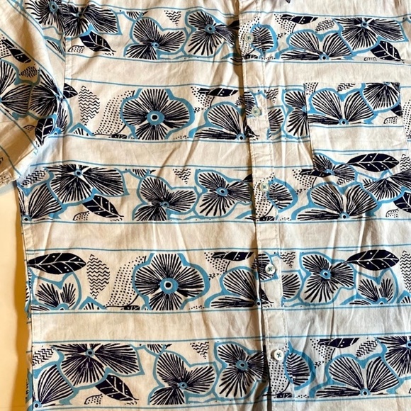 Amongst Others Mens Short Sleeve Shirt Size Large - Picture 13 of 16